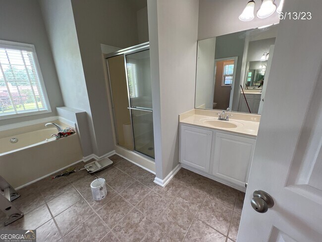 Building Photo - 80 Drew Cir