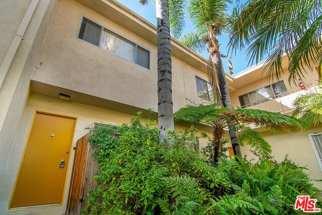 Building Photo - 2803 Arizona Ave