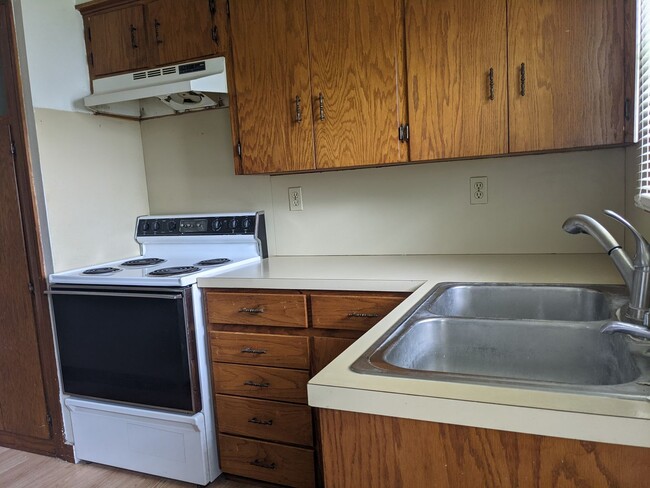 Building Photo - Cute 1 bedroom house! Located near Ta Ha Zouka Park!  Bonita casa de 1 dormitorio. ¡Ubicada cerca...