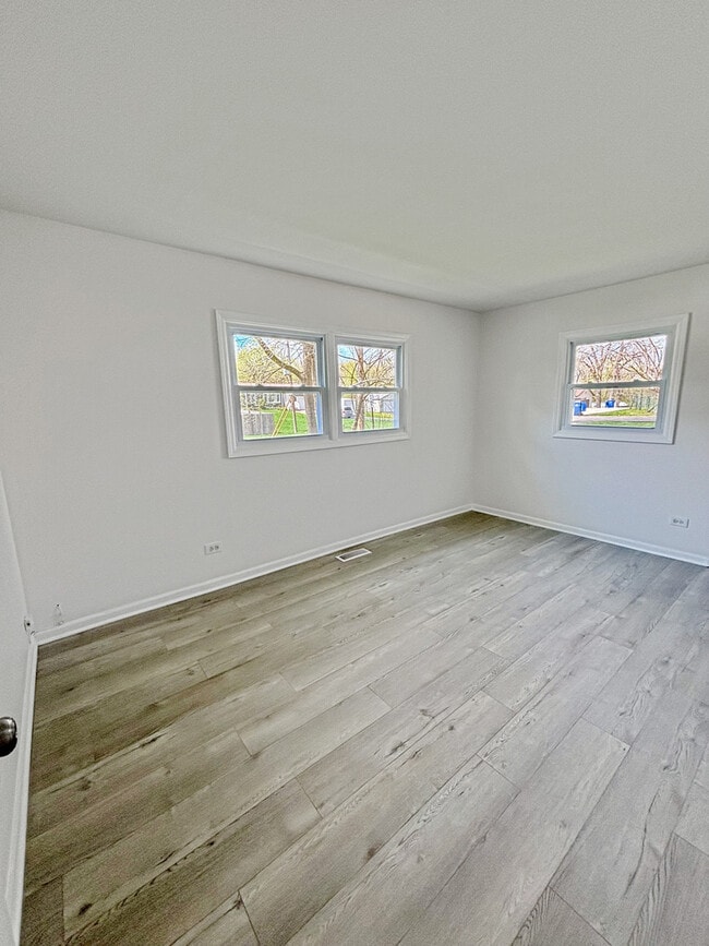 Building Photo - 36855 N Elizabeth Ct