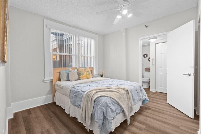 Building Photo - 411 1st Ave N