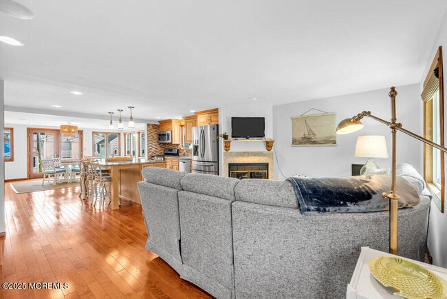 Building Photo - 308 16th Ave