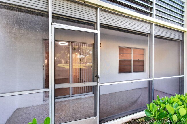 Building Photo - 45 Dorset B
