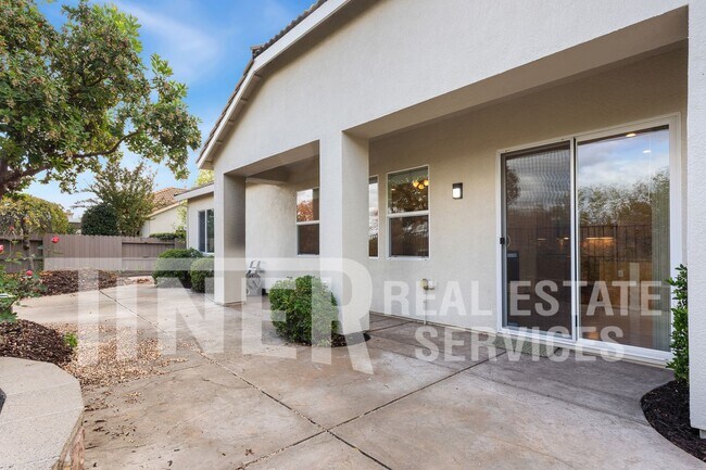 Building Photo - 6025 CreekBerry Wy