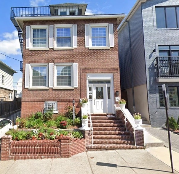 Building Photo - 304 Fulton Ave