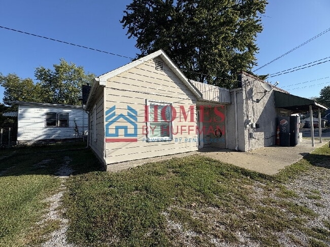 Building Photo - One Bedroom Apartment | West Side Location