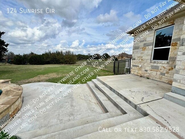 Building Photo - 124 Sunrise Cir