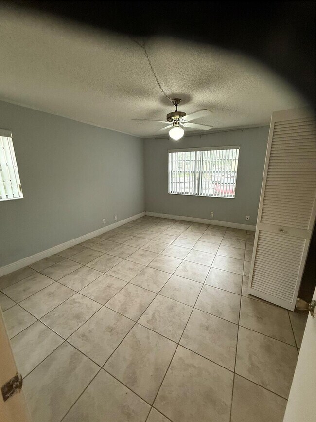 Building Photo - 4163 NW 90th Ave