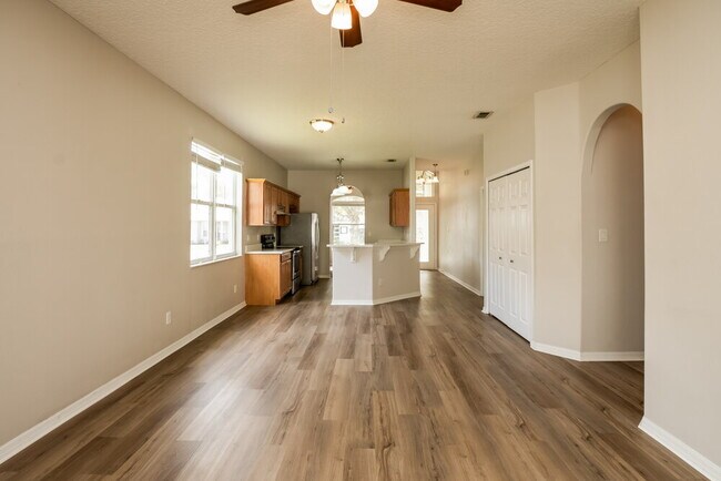 Building Photo - 1741 Mountclair Ct