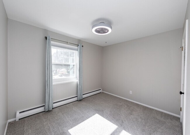 Building Photo - Cozy Home Centrally located Colorado Sprin...