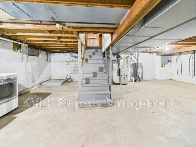 Building Photo - 5743 Brookwood Dr