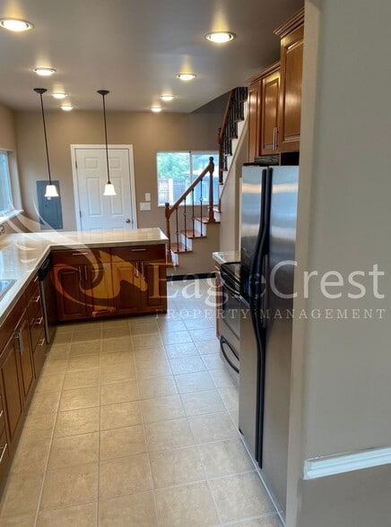 Building Photo - Charming 2 Bedroom Home With 1 Car Garage and A Covered Porch