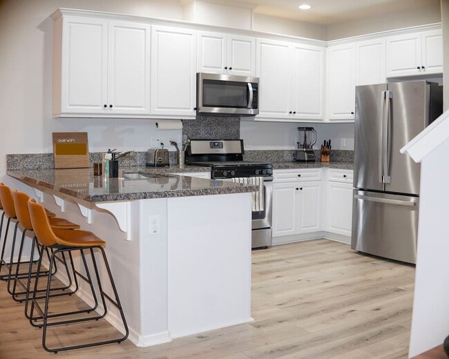 Building Photo - 3257 E Wild Horse Privado