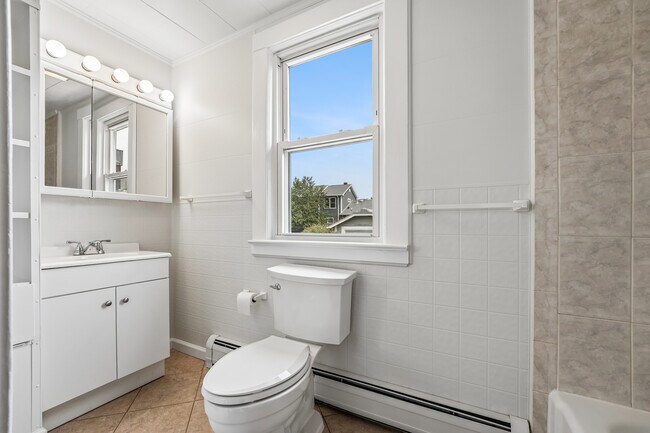 Building Photo - 21 Broughton Ave