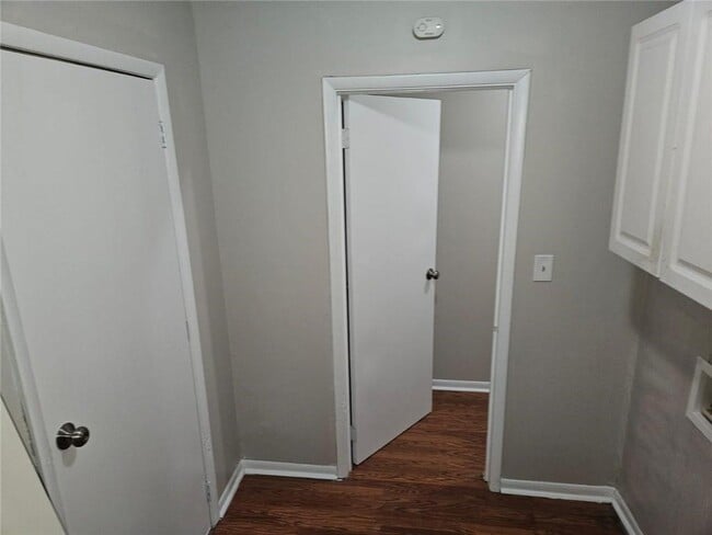 Building Photo - 10259 Foxfire Terrace