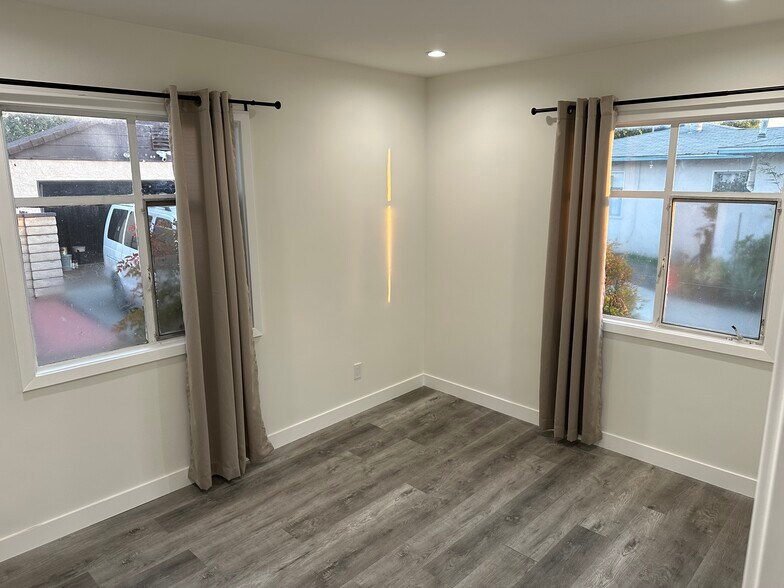 Building Photo - 8532 Tilden Ave