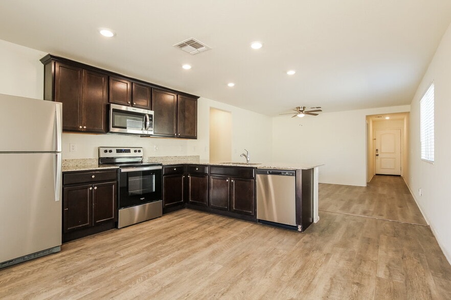 Building Photo - 25832 W Samantha Way