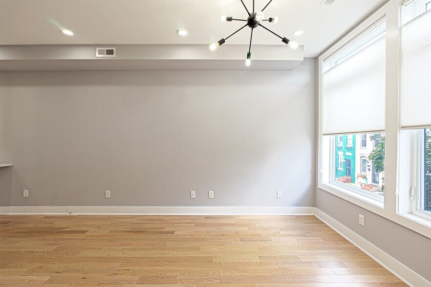 Building Photo - 1219 Wylie St NE