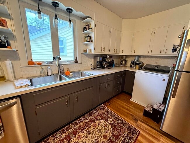 Building Photo - 151 Lexington St