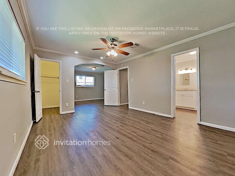 Building Photo - 2705 Coy Dr