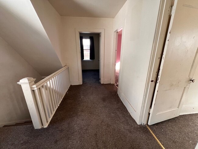 Building Photo - 3 bed 1.5 bath - Located in the heart of Monessen