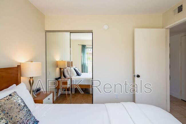 Building Photo - 2415 E Finley Rd