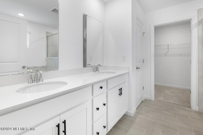 Building Photo - 28 Disston Cv