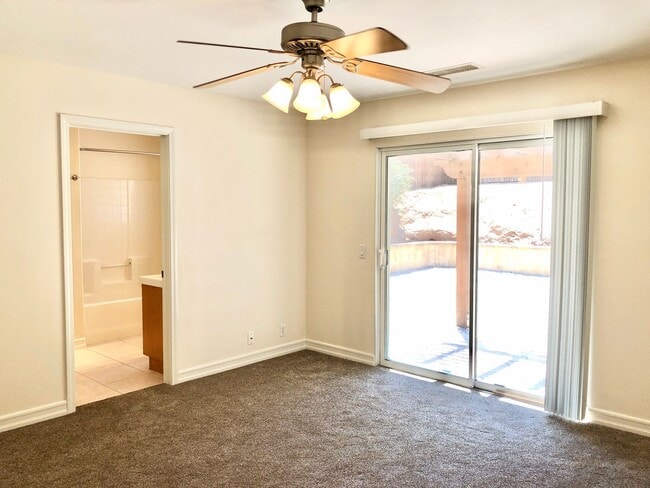 Building Photo - Light & Bright Single-Story Home in the Heart of Fallbrook, Complete with Private, Fully Fenced B...