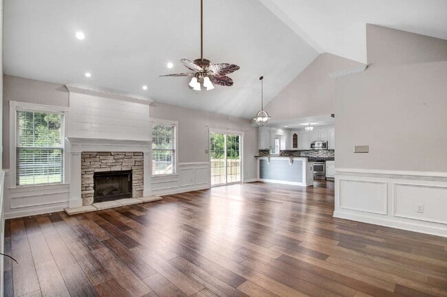 Building Photo - ADORABLE 3 BR | 2 BA Home in Goldsboro *Lawn Care Included!*