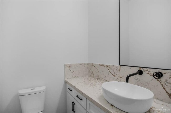 Building Photo - 23 Davis Rd