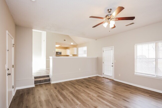 Building Photo - 2457 Briar Knoll Rd