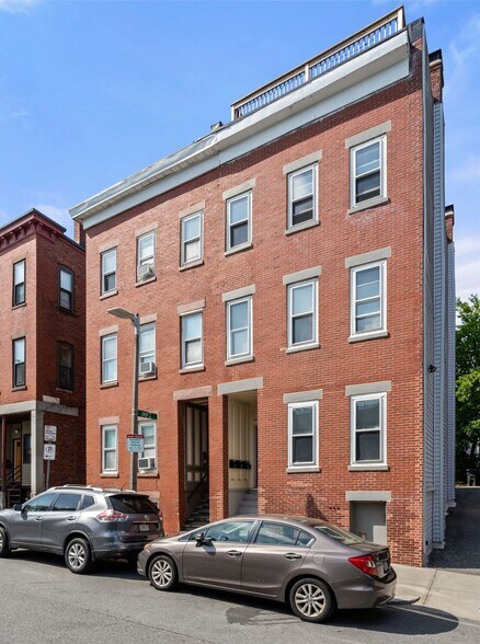 Building Photo - 291 W 3rd St