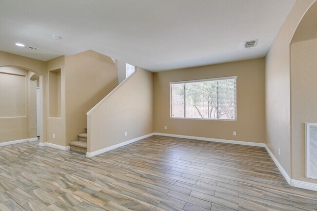 Building Photo - GORGEOUS 2 STORY HOME*4 BEDROOMS*TONS OF UPGRADES*STAINLESS STEEL APPLIANCES*