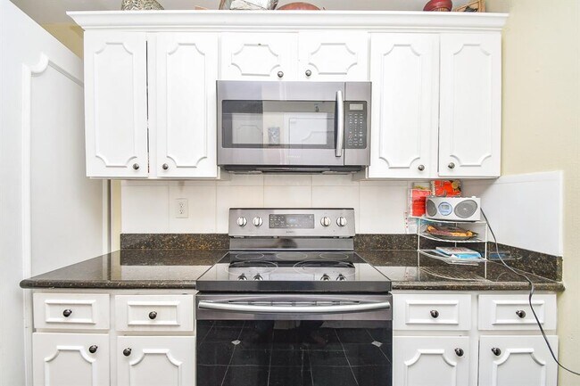 Building Photo - 5050 Ambassador Way