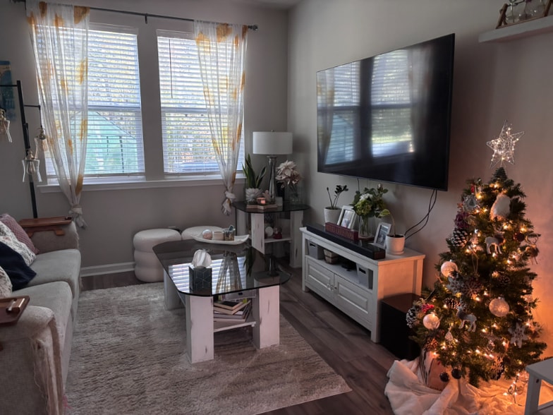 Building Photo - 8351 Child's Cove