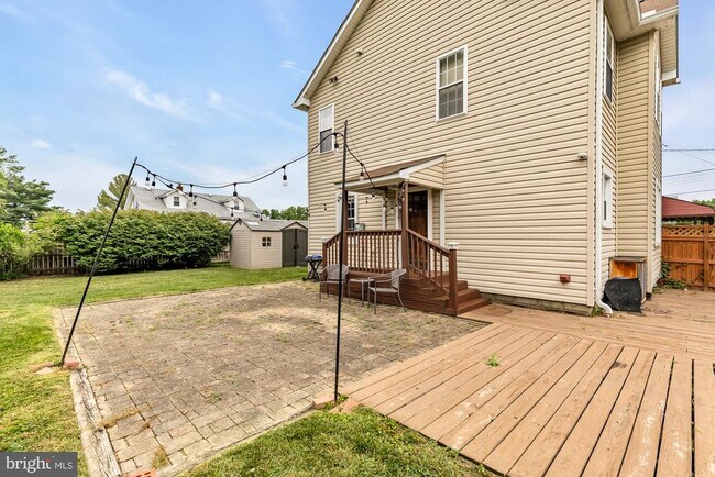 Building Photo - 8604 Woodlawn Ct