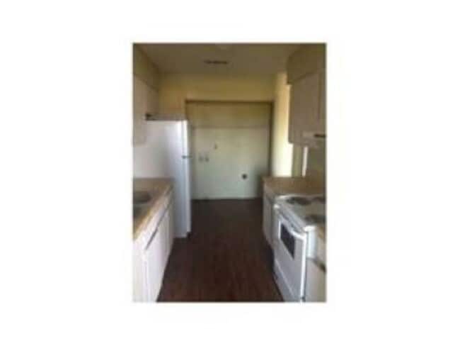 Building Photo - 945 E Monterey Ct