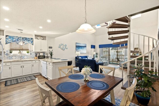 Building Photo - 1908 Hwy 17 S