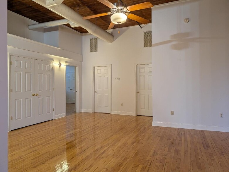 Building Photo - 502 Keystone Aly