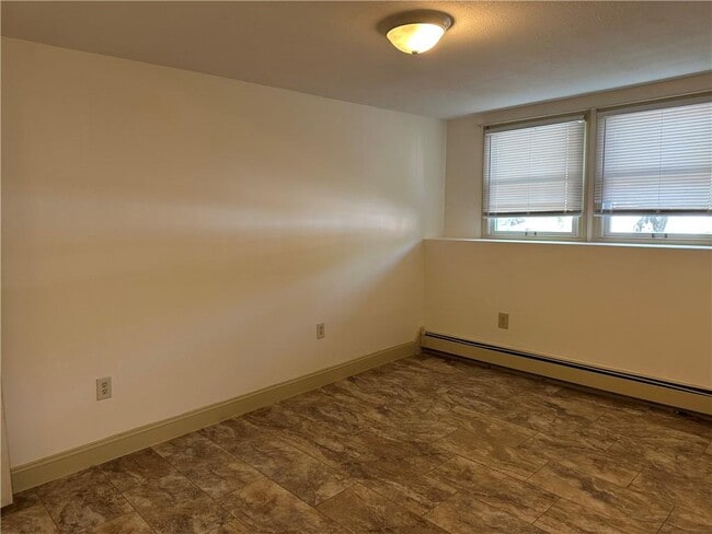 Building Photo - 103 Beacon St