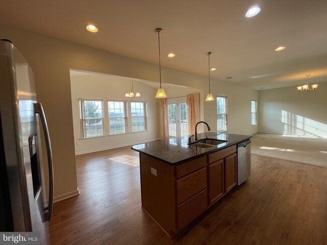 Building Photo - 103 Alexandreas Ct