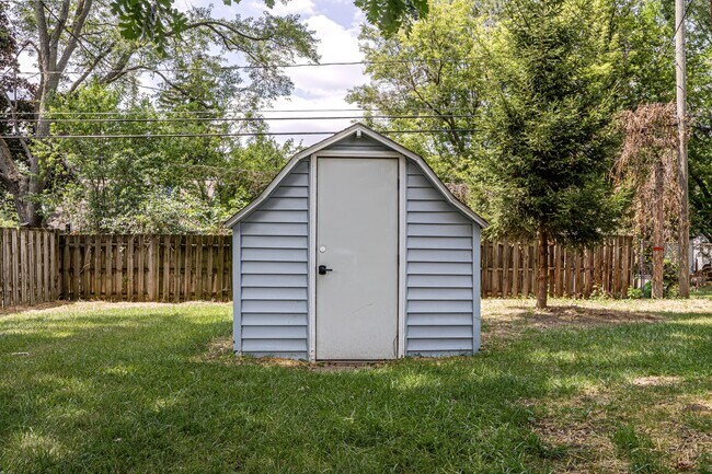 Building Photo - 2562 Torrey Ave