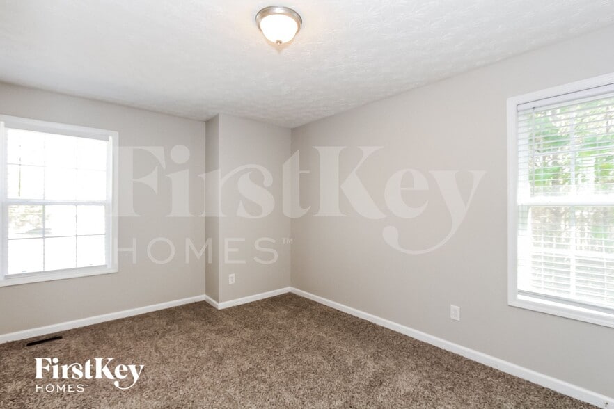 Building Photo - 4015 McEachern Cove Dr