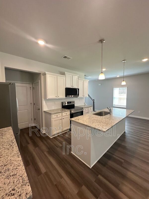 Building Photo - 383 Lanier Cir