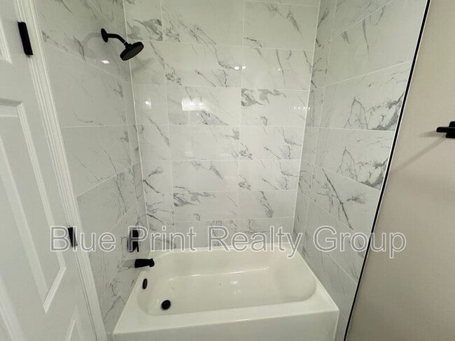 Building Photo - 5438 S Indiana Ave