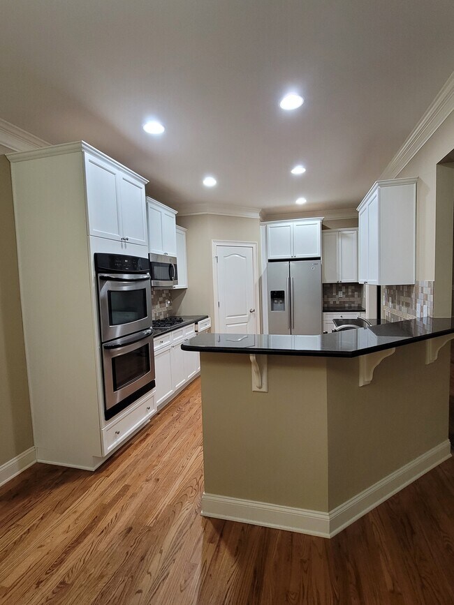 Building Photo - 340 Ridgemill View