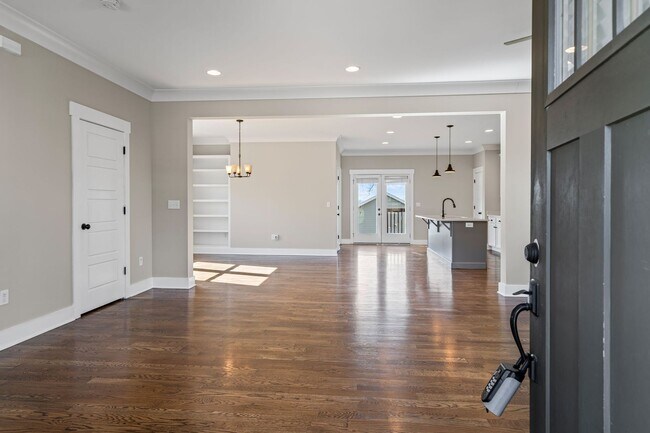 Building Photo - Beautiful North Nashville Home