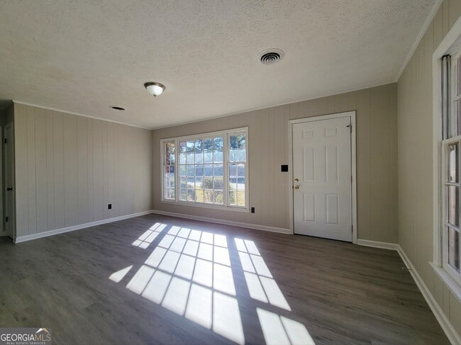 Building Photo - 354 Emily Cir