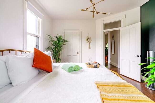 Building Photo - 241 W Water St