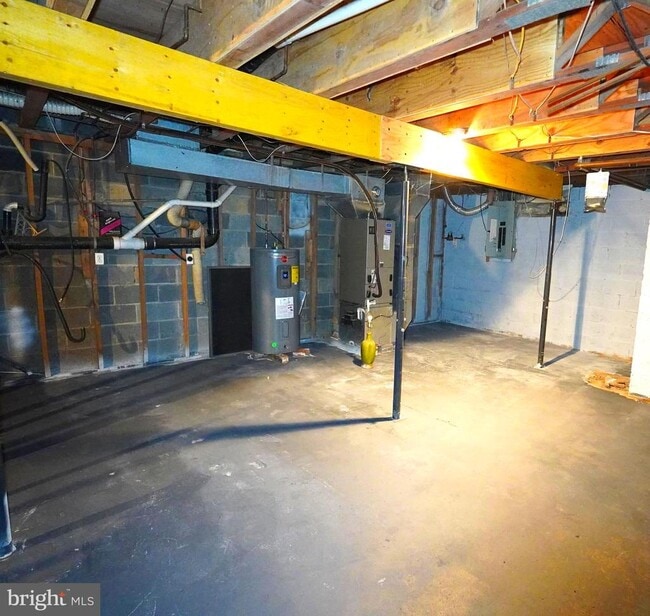 Building Photo - 51 Hollybrooke Dr